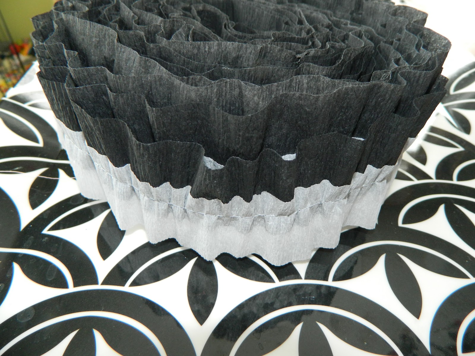 the vintage umbrella ruffled crepe paper streamers