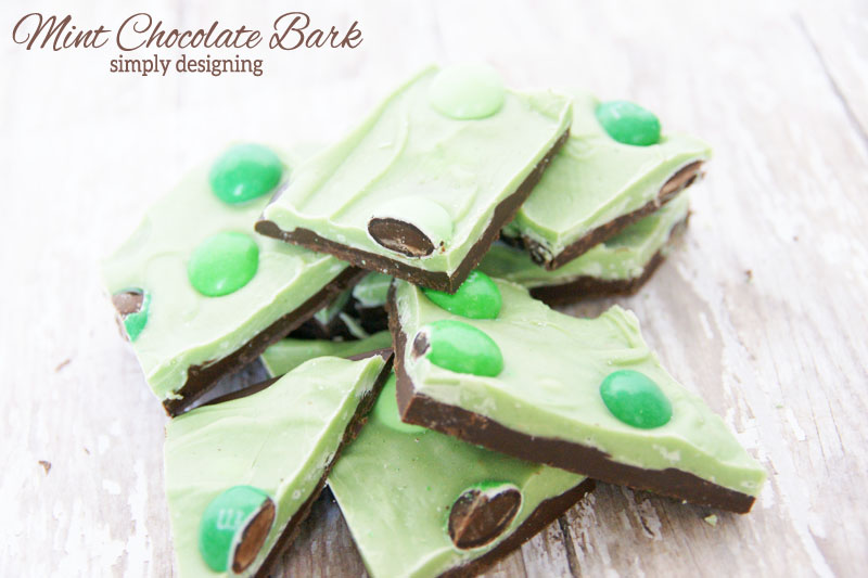 Mint Chocolate Bark | #stpatricksday #chocolate #recipe Mint Chocolate Bark | #stpatricksday #chocolate #recipe