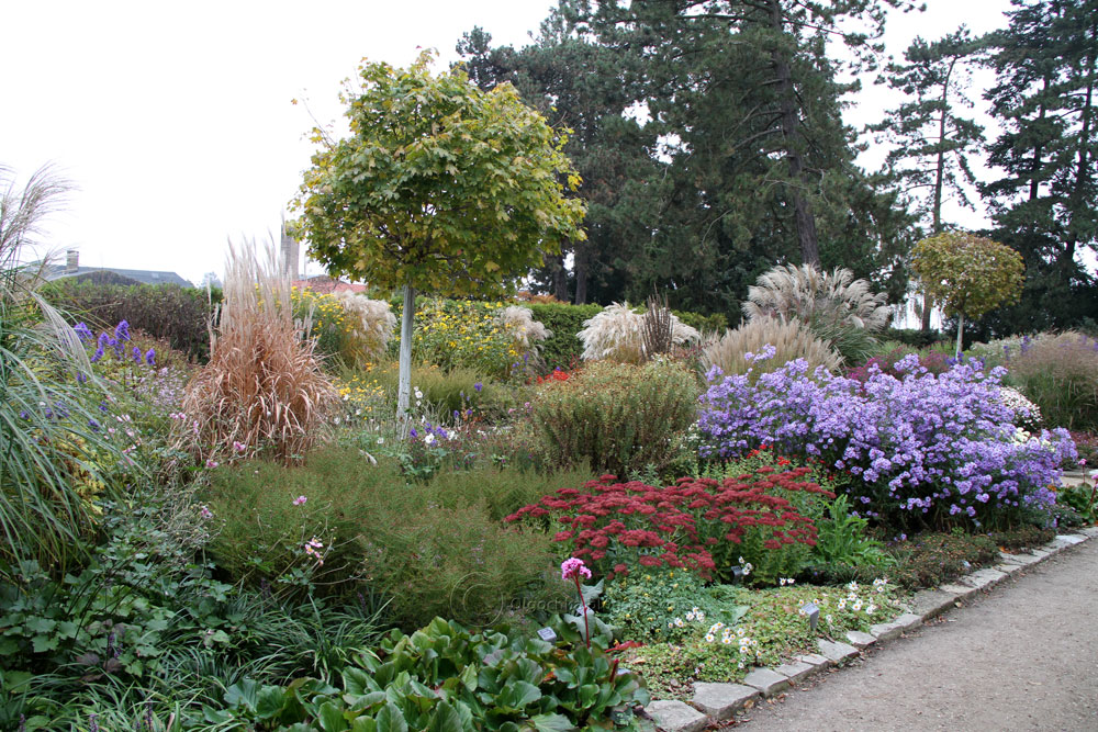 Contemporary Art Writing Daily Nikolas Gambaroff At Schiefe Zahne