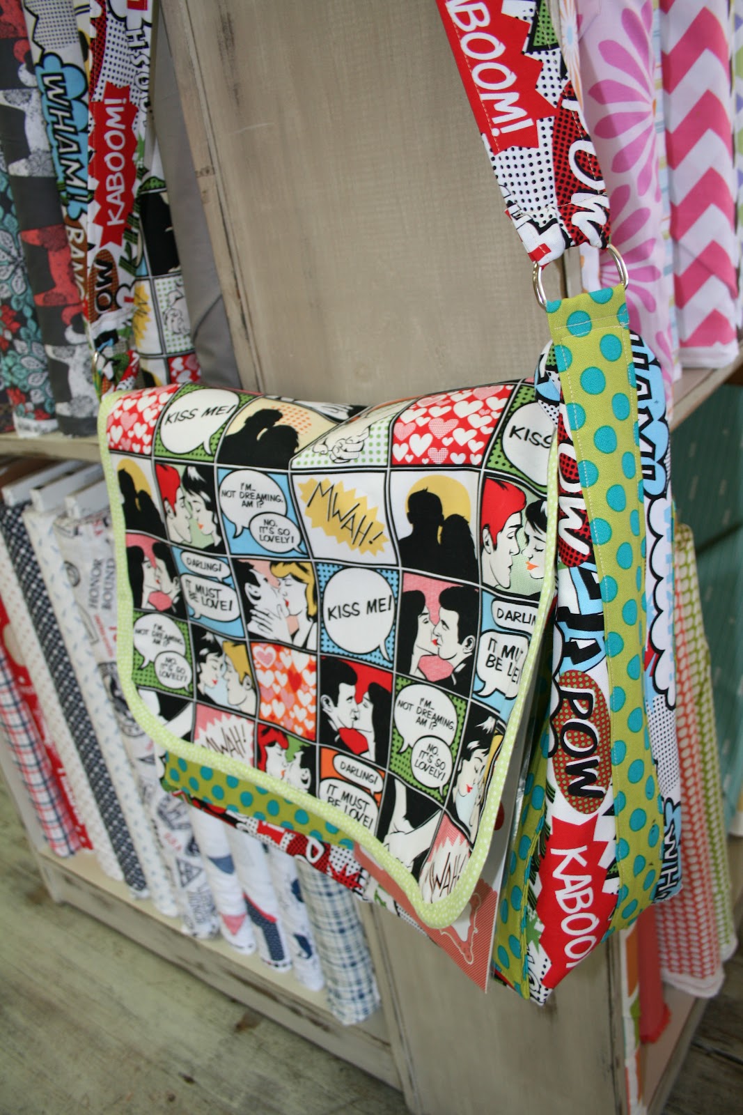 THE QUILT BARN Comic Book Messenger Bag