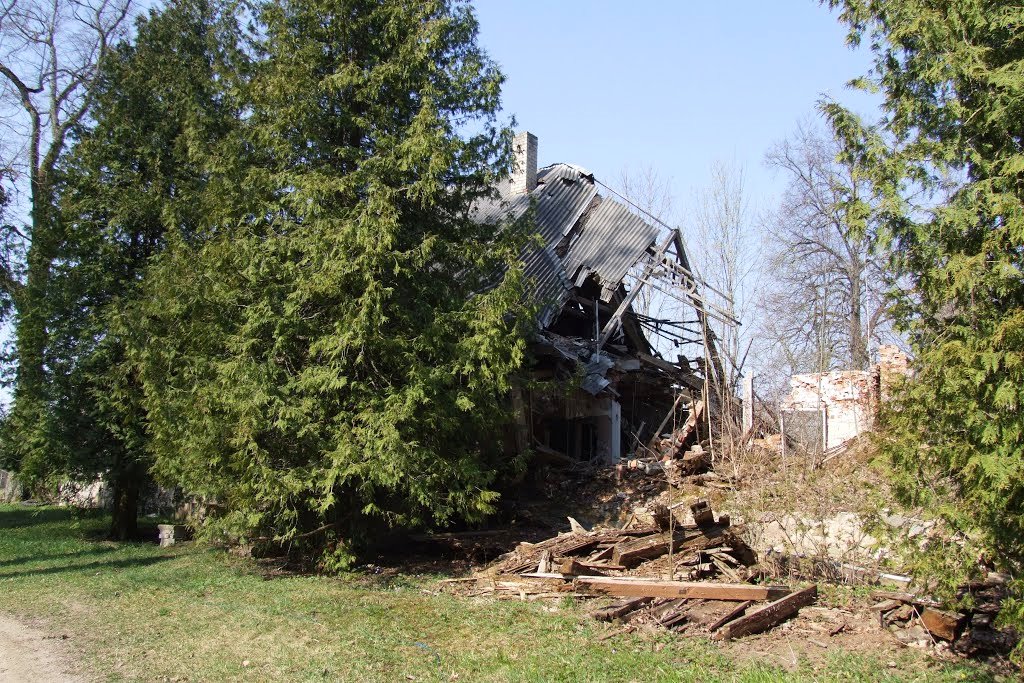 8 - Valles mācītājmuiža (25.04.2011) - 1 ( Foto Dāvis Kļaviņš )