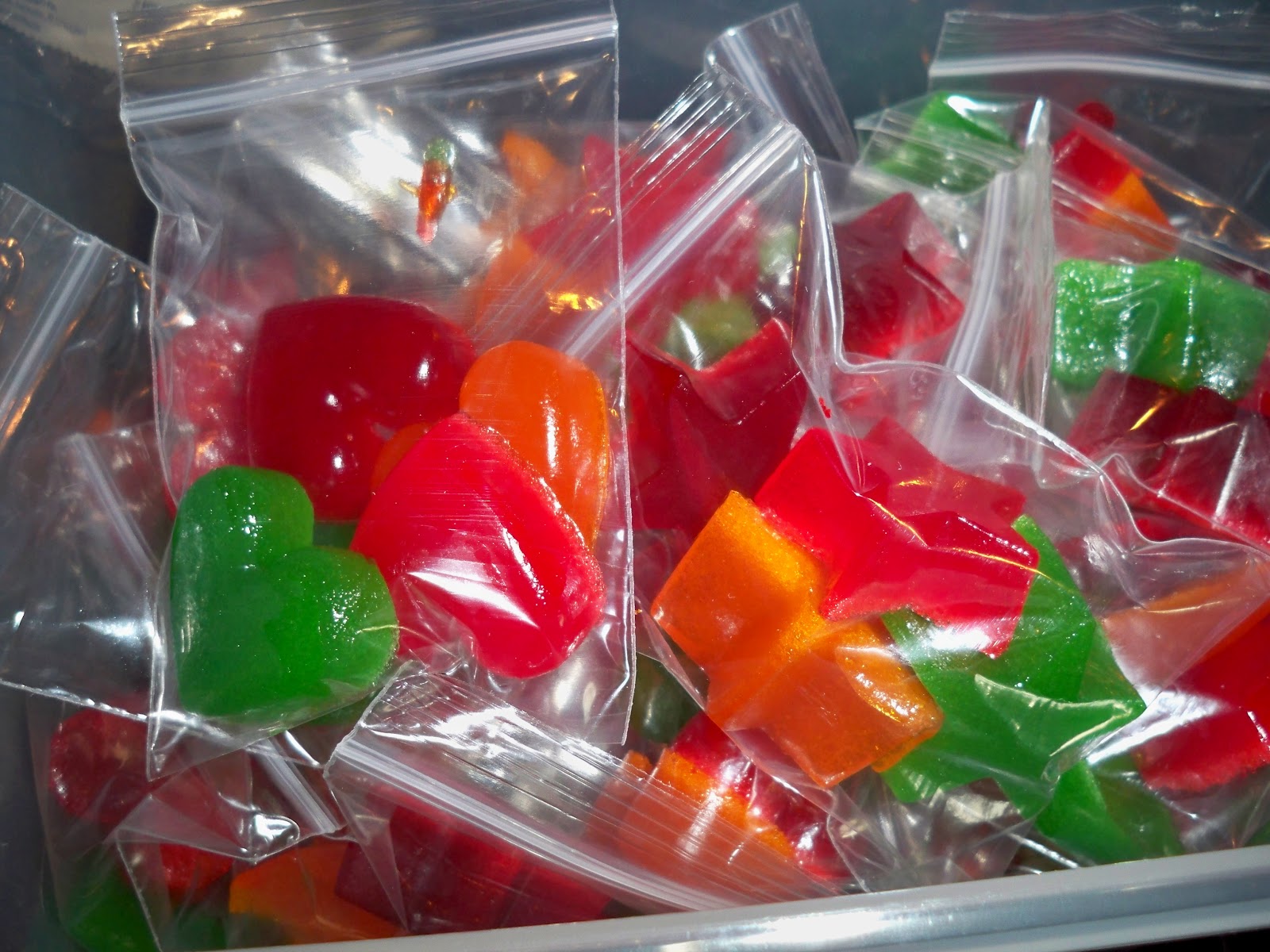 Look Mommy! I can cook! Homemade Fruit Snacks(made with JELLO)