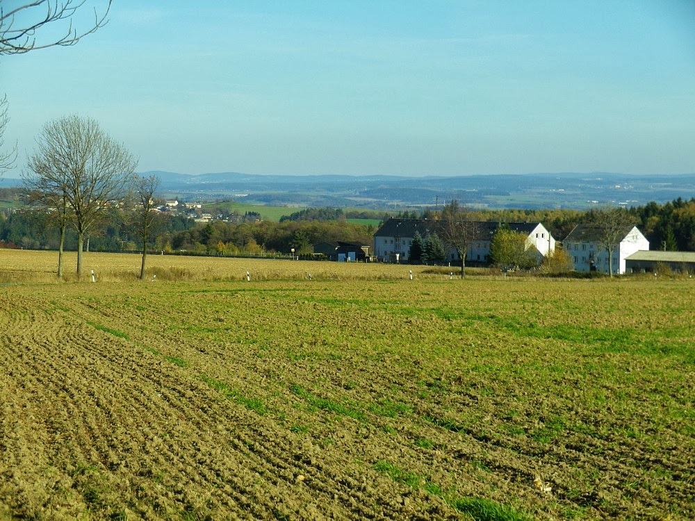 Kolonnenweg Bei Grobau Im Vogtland Europa Urlauber