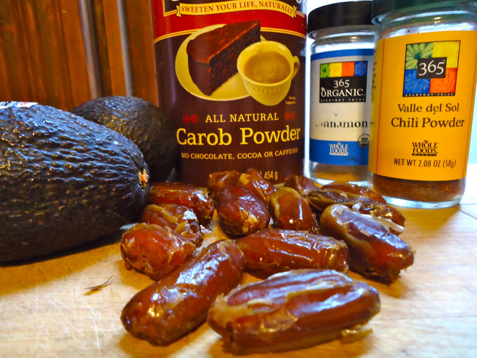 Get Skinny, Go Vegan. Raw Vegan Carob Pudding. "Avocado