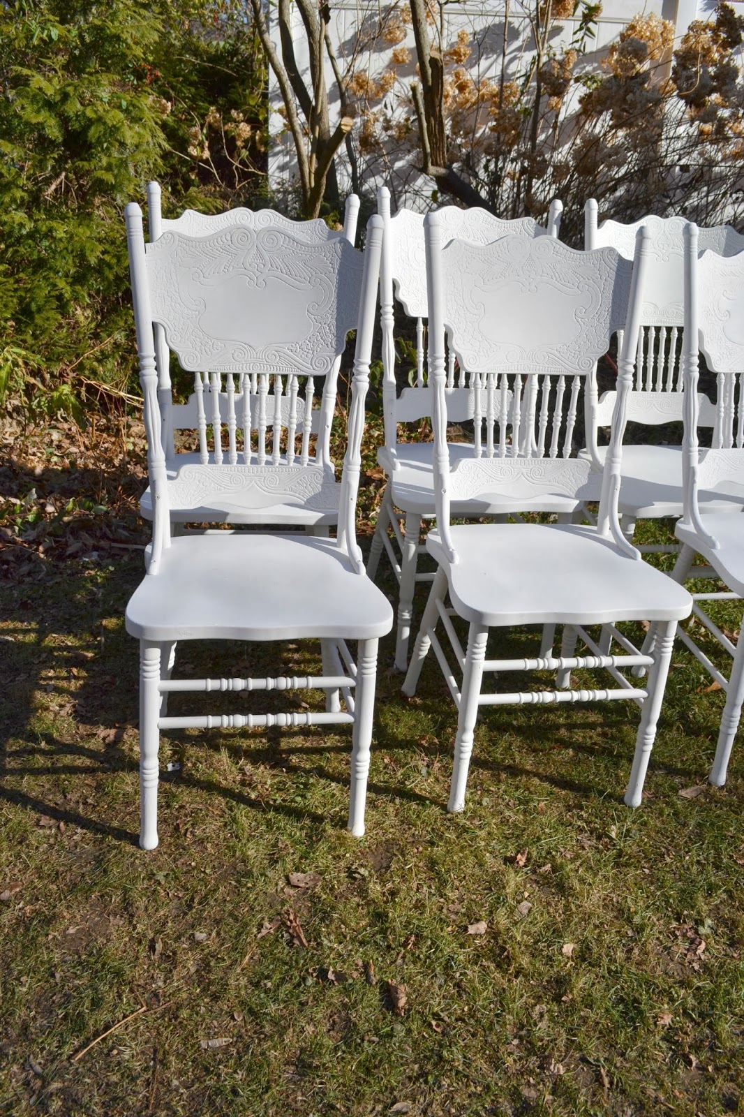 Heir and Space The Farm Table with Chairs