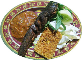 Pecel Lele Mulai dari Asal Usul dan Potensi Usahanya Pecel Lele Mulai dari Asal Usul dan Potensi Usahanya
