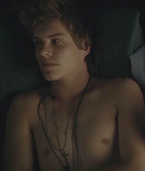 Xavier Samuel Shirtless.