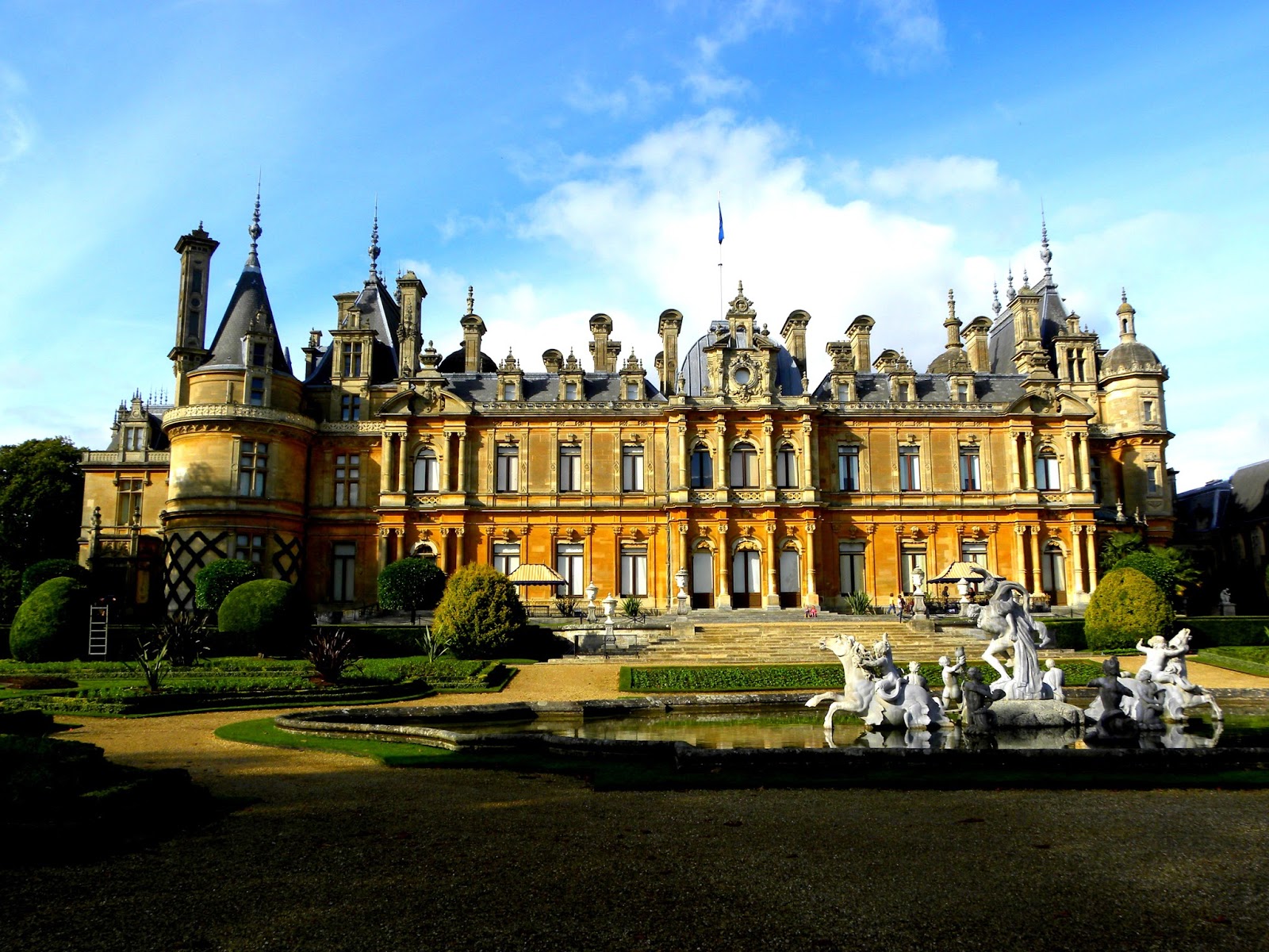 loveisspeed....... Waddesdon Manor is a country house in the village