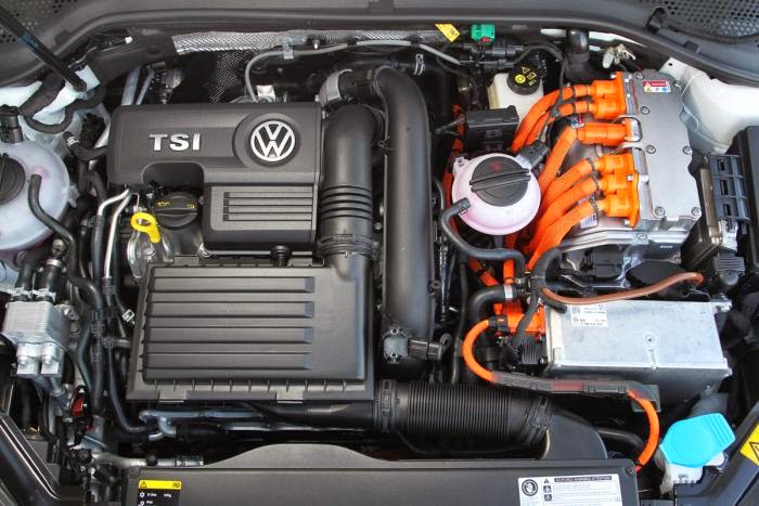 veiculos Volkswagen Golf GTE 2014 foto do motor veiculos Volkswagen Golf GTE 2014 foto do motor