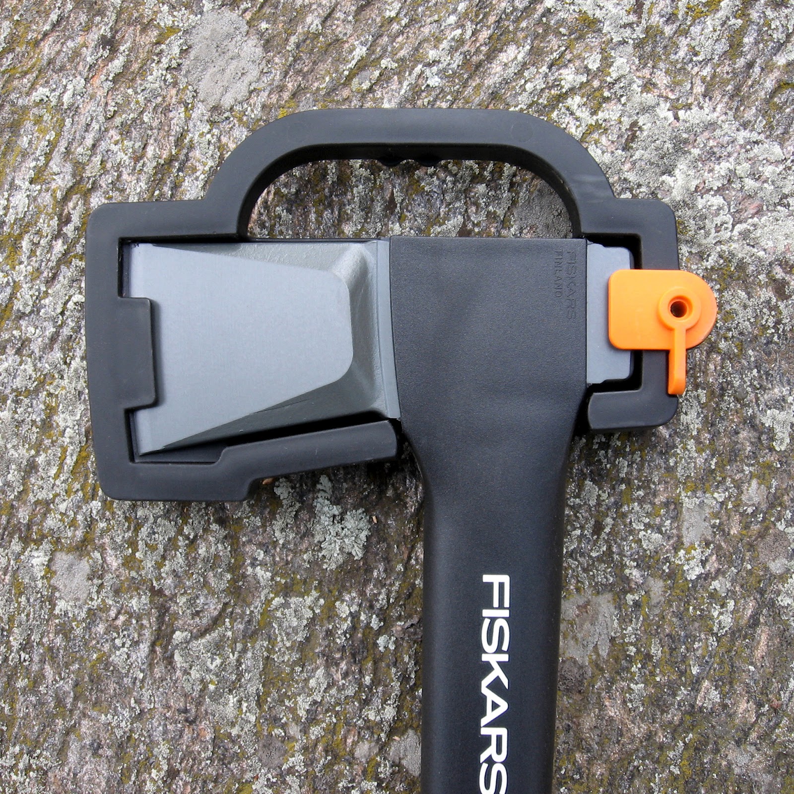Rocky Mountain Bushcraft REVIEW Fiskars X25 Splitting Axe