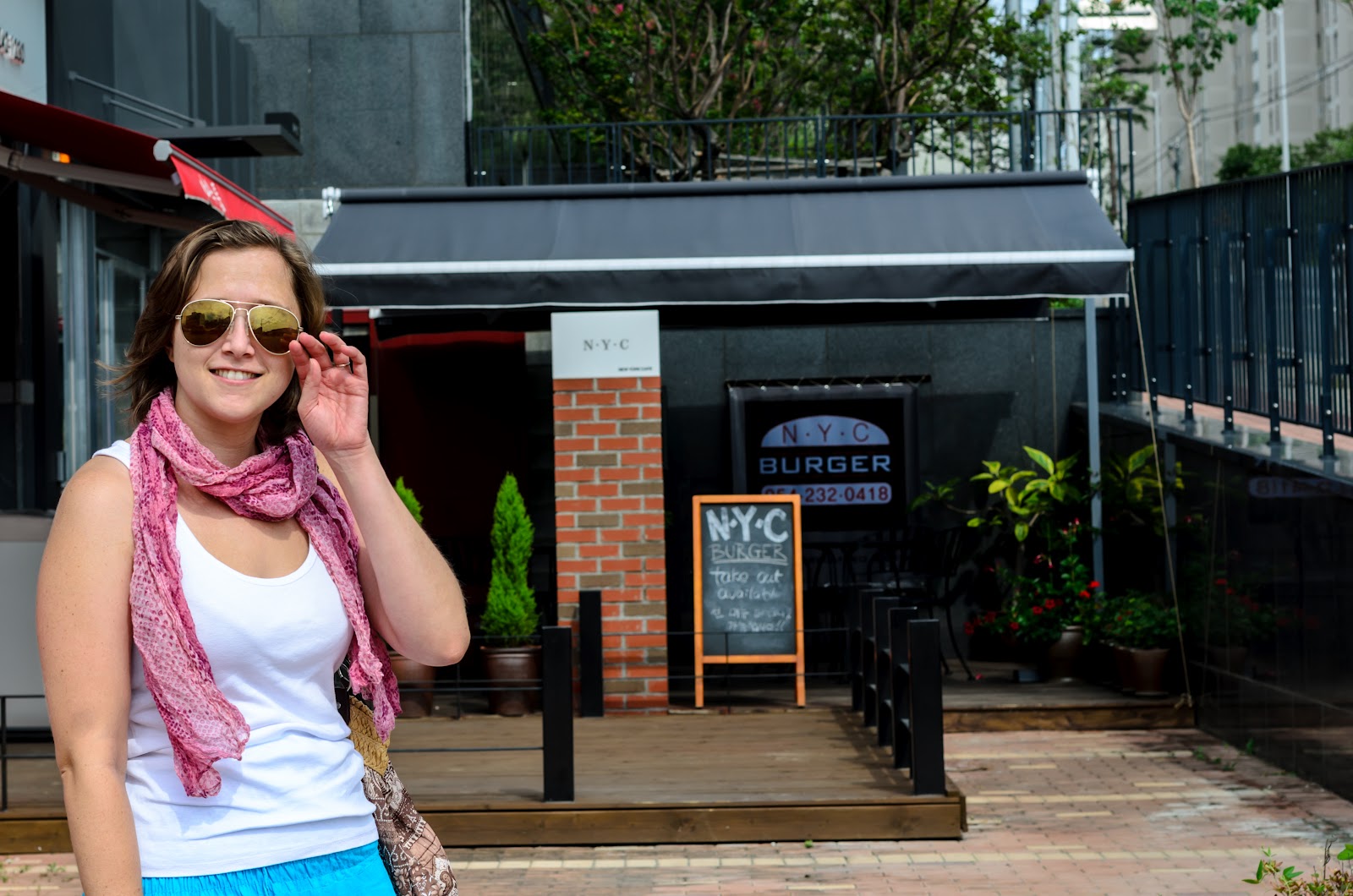 Burgers Babes Beautiful Weather Darling Do