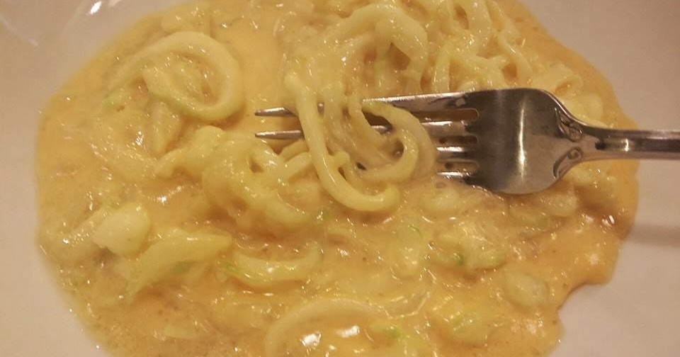 Fluffy Chix Cook Mac N Cheese Zoodles (aka Low Carb Macaroni and Cheese)