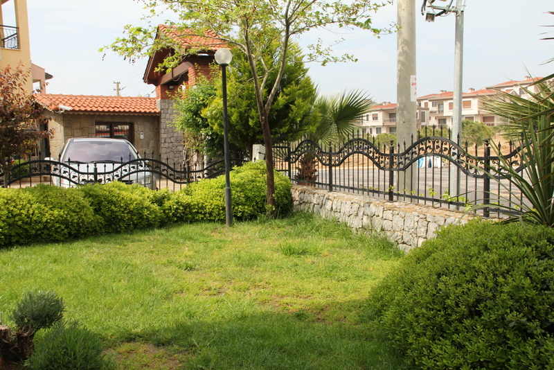 Evimi Seviyorum Bahcede Bahar Bakimi