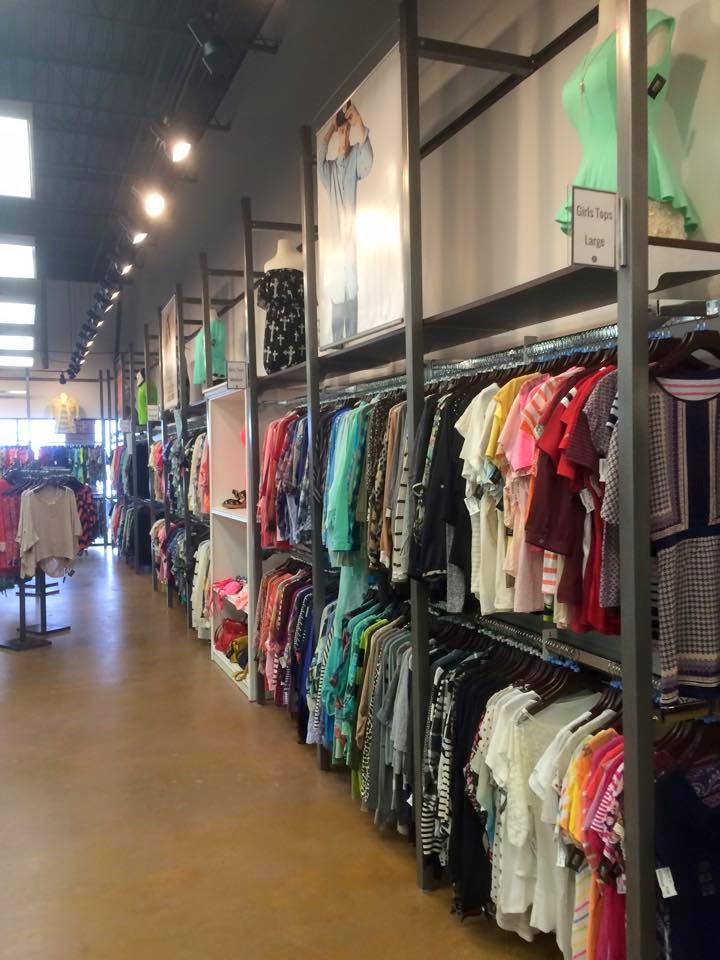 Giveaway Win 25 Gift Card to Uptown Cheapskate Two Stylish Kays