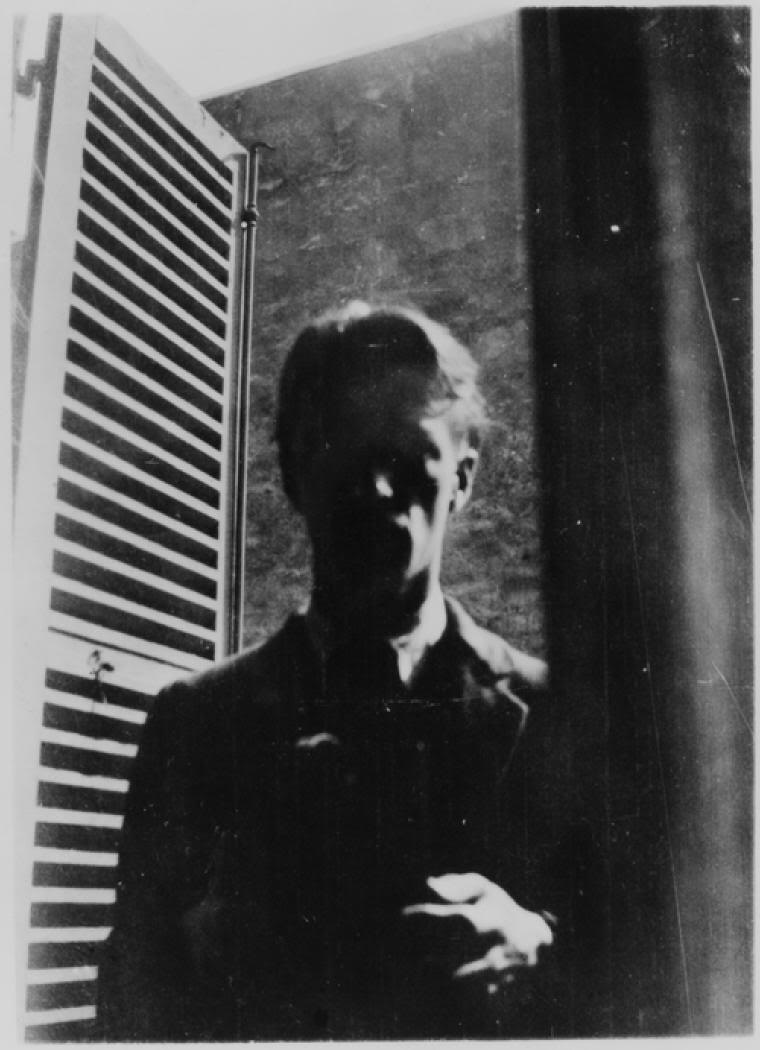 Self Portraits Walker Evans, 19031975 C o c o s s e