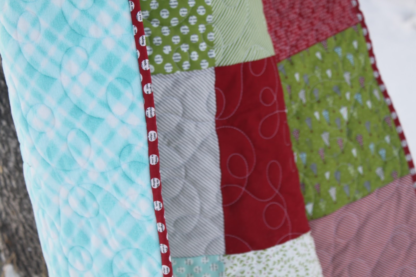 Stitch by Stitch easy layer cake Christmas quilt...