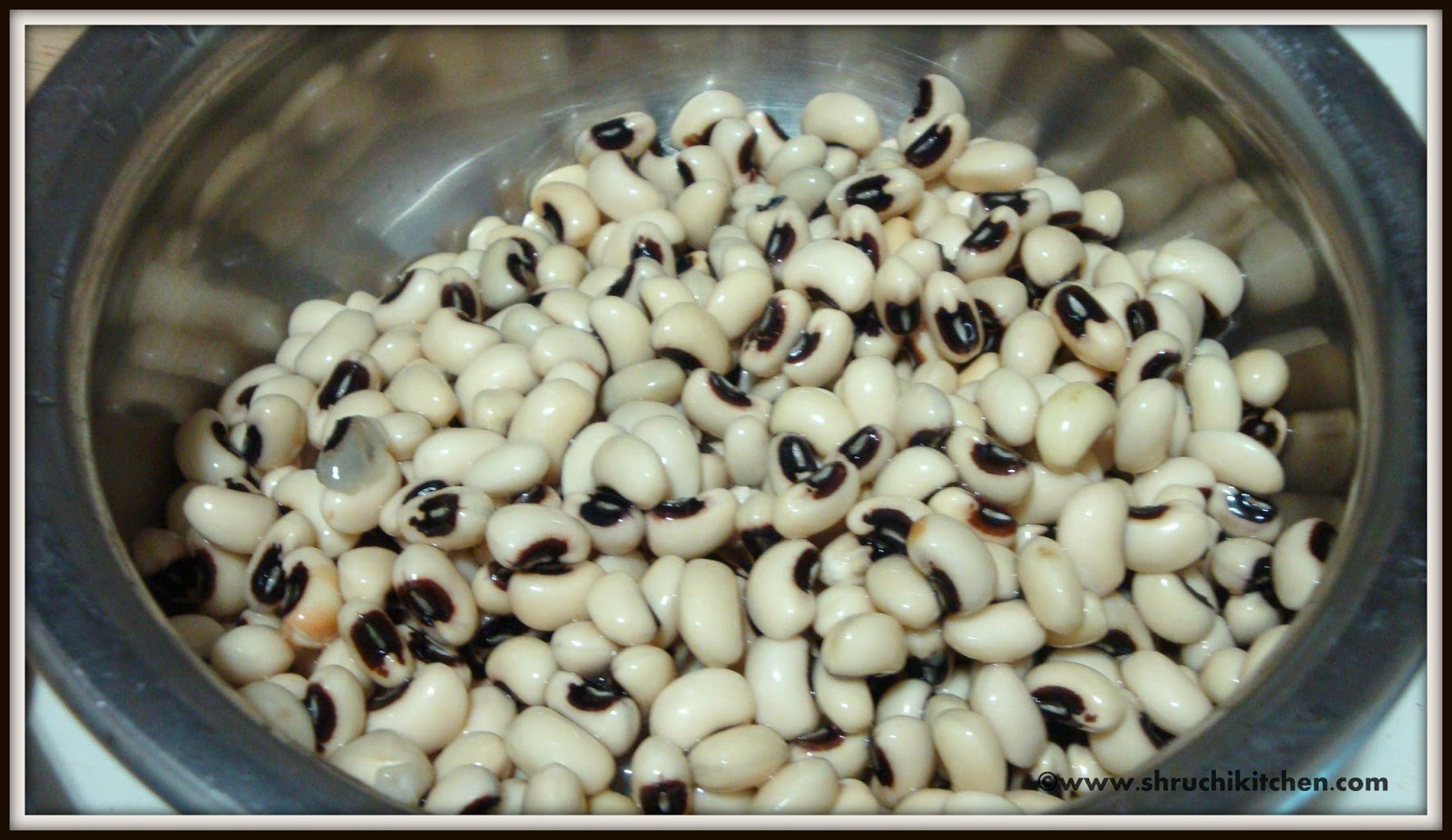 Where's the FOOOD!!!! Black eyed peas Masala Lobiya Masala