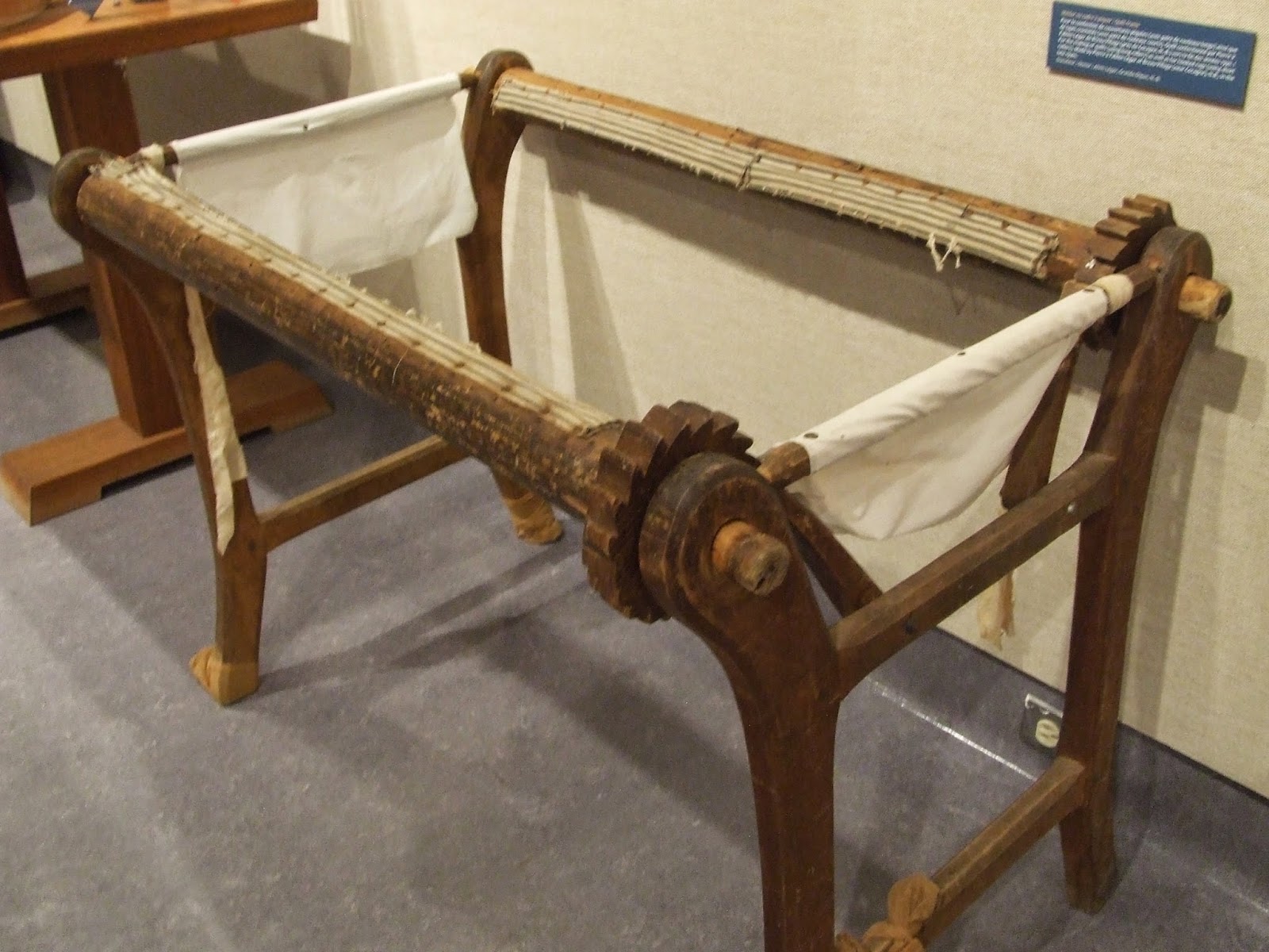 rug hooking/quilting frame (c. late 1930's ) Rug hooking frames, Rug