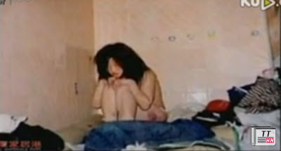 Tiểu Điền bị bạn trai 29 tuổi nhốt lỏng trong nhà.