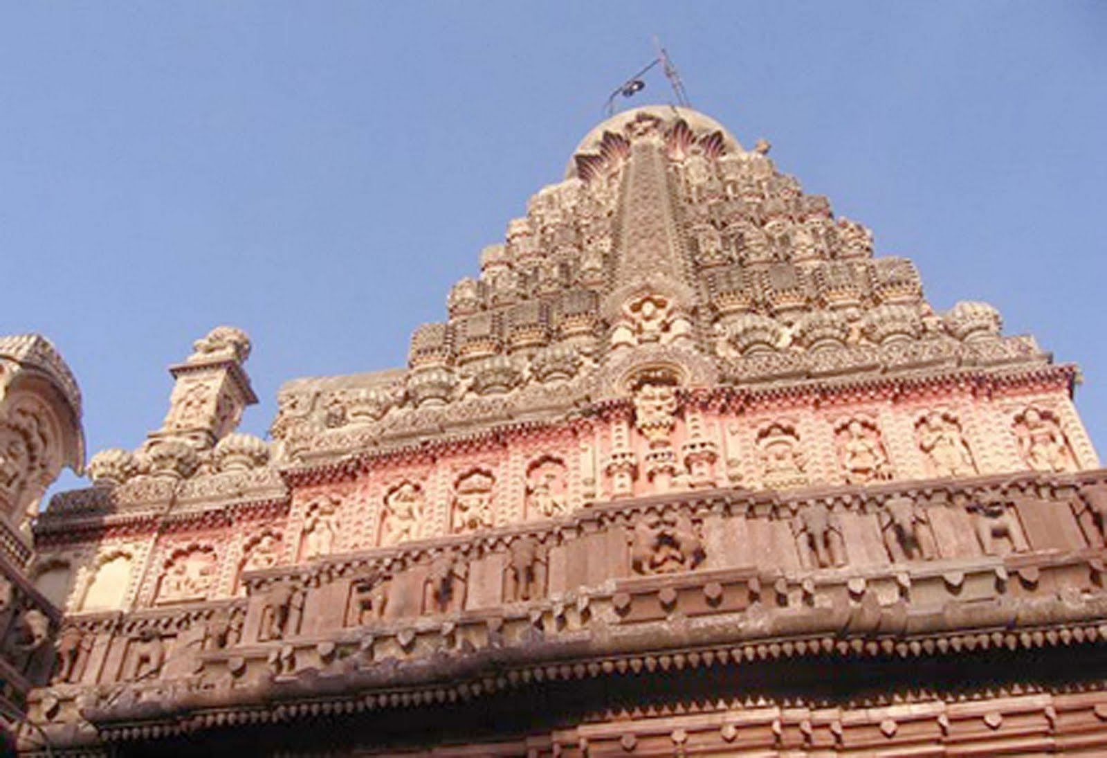 http://2.bp.blogspot.com/-b8km0yYZfd4/TbGw7IPmNVI/AAAAAAAAAes/arBeCA7QM9A/s1600/hindu%2BGrishneshwar%2BTemple%2BIn%2BMaharastra%2B%2Bpictures.jpg