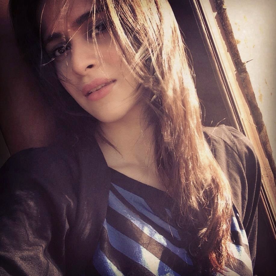 Pakistani Gorgeous Actress Iraj Fatima New Unseen Pictures - B & G Fashion