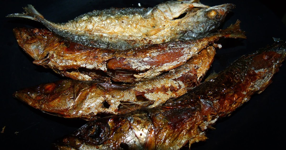 Me Loves cooking Smoked and dried fish with tomato ( Tinapa at daing