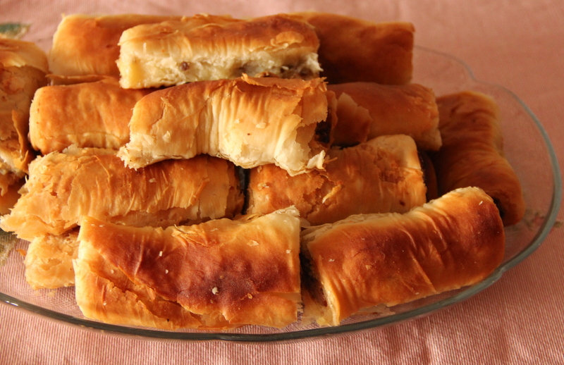 evimi seviyorum.. Gönül ne kahve ister ne kahvehane,gönül sohbet ister