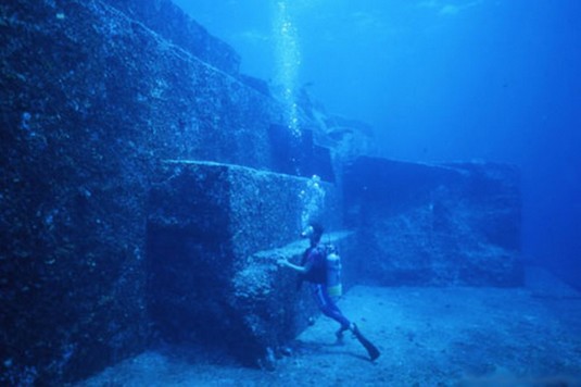 ruinas+Yonaguni-Jima.jpg
