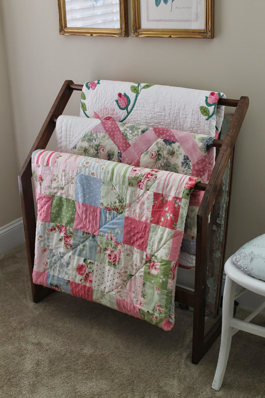 Dens gens Creatifs PAINTING A HANDMADE QUILT RACK