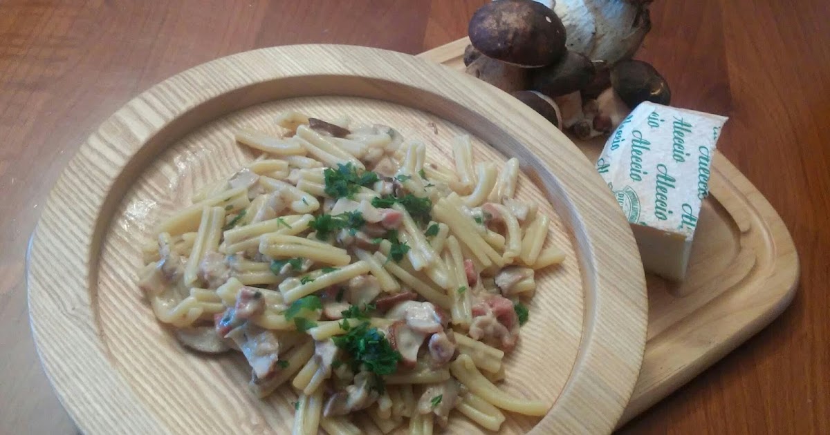 DOLCI TENTAZIONI D'AUTORE CASERECCE AI FUNGHI PORCINI SU FONDUTA DI