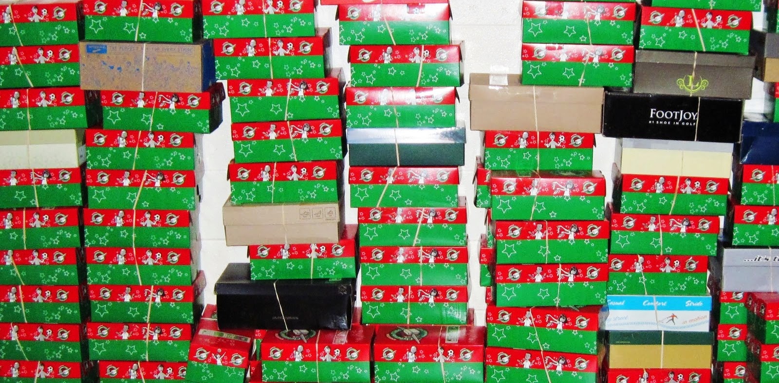 Simply Shoeboxes: 2015 Packing Experiment: Operation Christmas Child Shoeboxes Packed &amp; Shipped