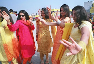 Some Pakistani Girls Dancing in Basant Mela