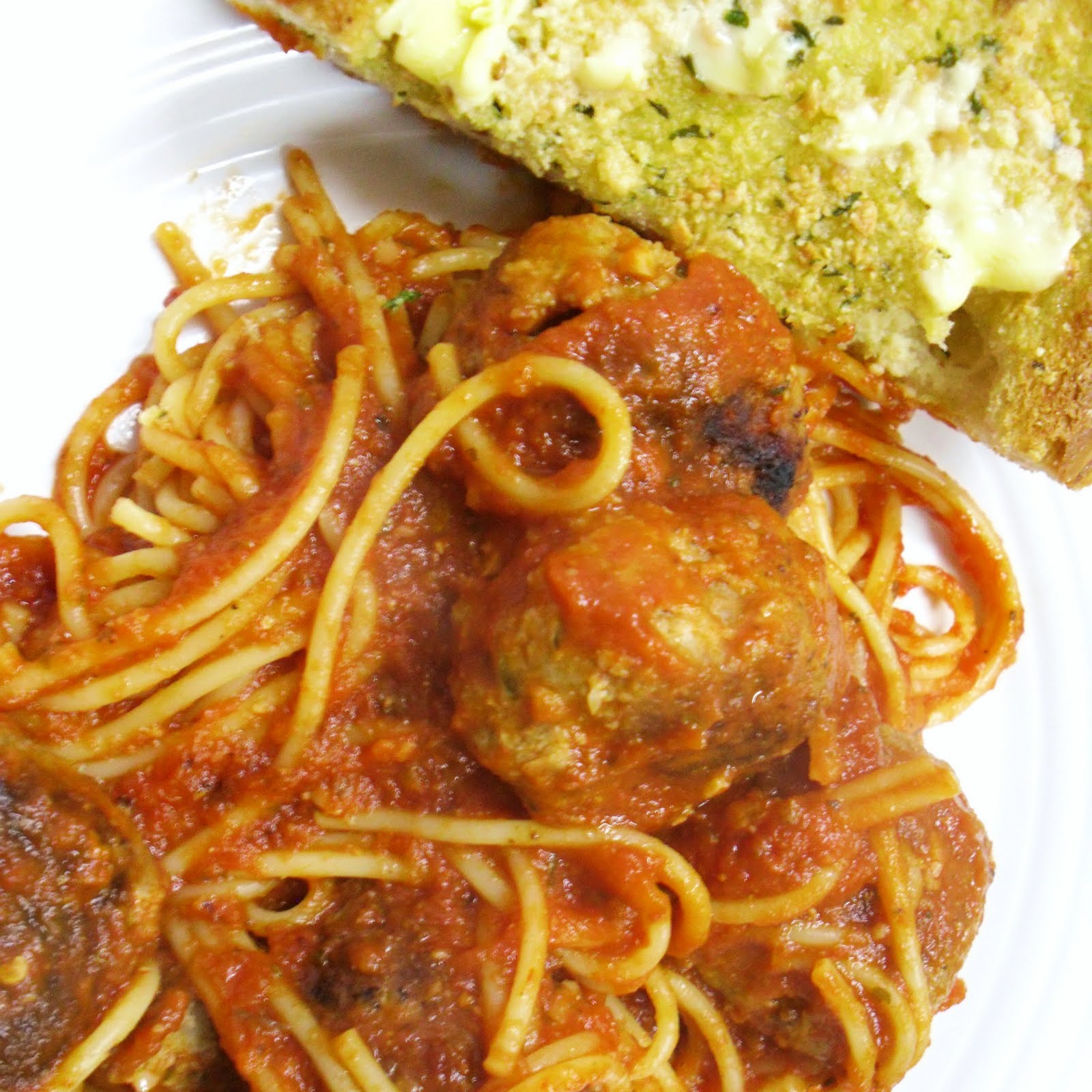 Rachel B. cooks... Spaghetti & Meatballs and garlic toast