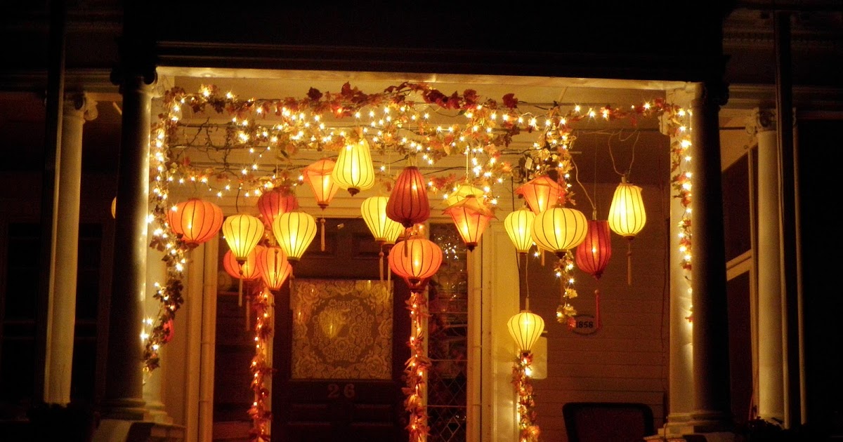 For the love of Disney running... Christmas Lights and Night Running