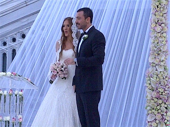 pembe dusler sabun ve seker demet akalin okan kurt dugun