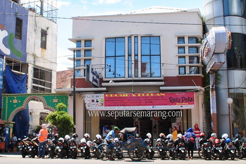 Ratu Paksi Jewelry Semarang Pemuda Ratu Paksi Jewelry Semarang Pemuda