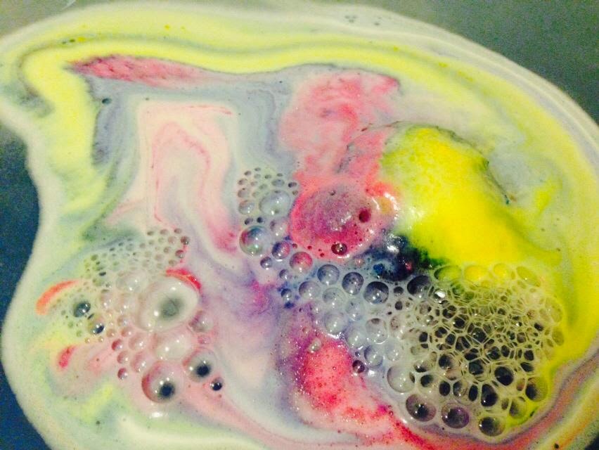 All Things Lush UK Shoot For The Stars Bath Bomb