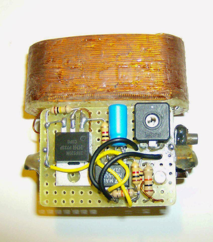 Slot machine jammer circuit