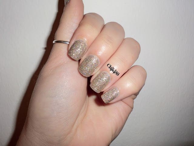 China Glaze - I'm not a lion - CON top coat - foto con flash