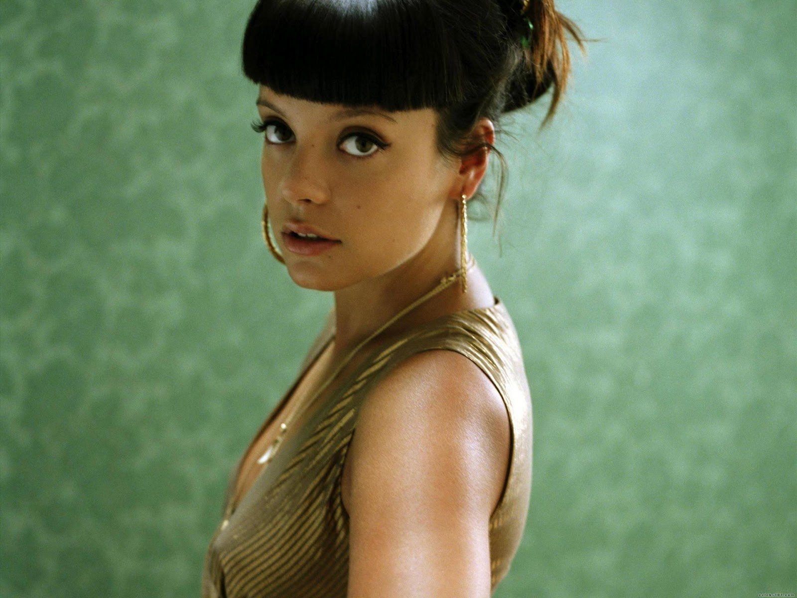 http://2.bp.blogspot.com/-bJ8EjQdo_os/UB8I84fTN3I/AAAAAAAAFkQ/Abi837E5xPI/s1600/Lily_Allen.jpg