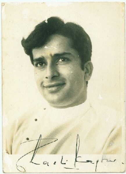 Sashi Kapoor Wiki Age Death Songs Movies Childern Dob Daughter Family Pictures Recipient of several accolades, including four national film awards and two filmfare. sashi kapoor wiki age death songs movies childern dob daughter family pictures