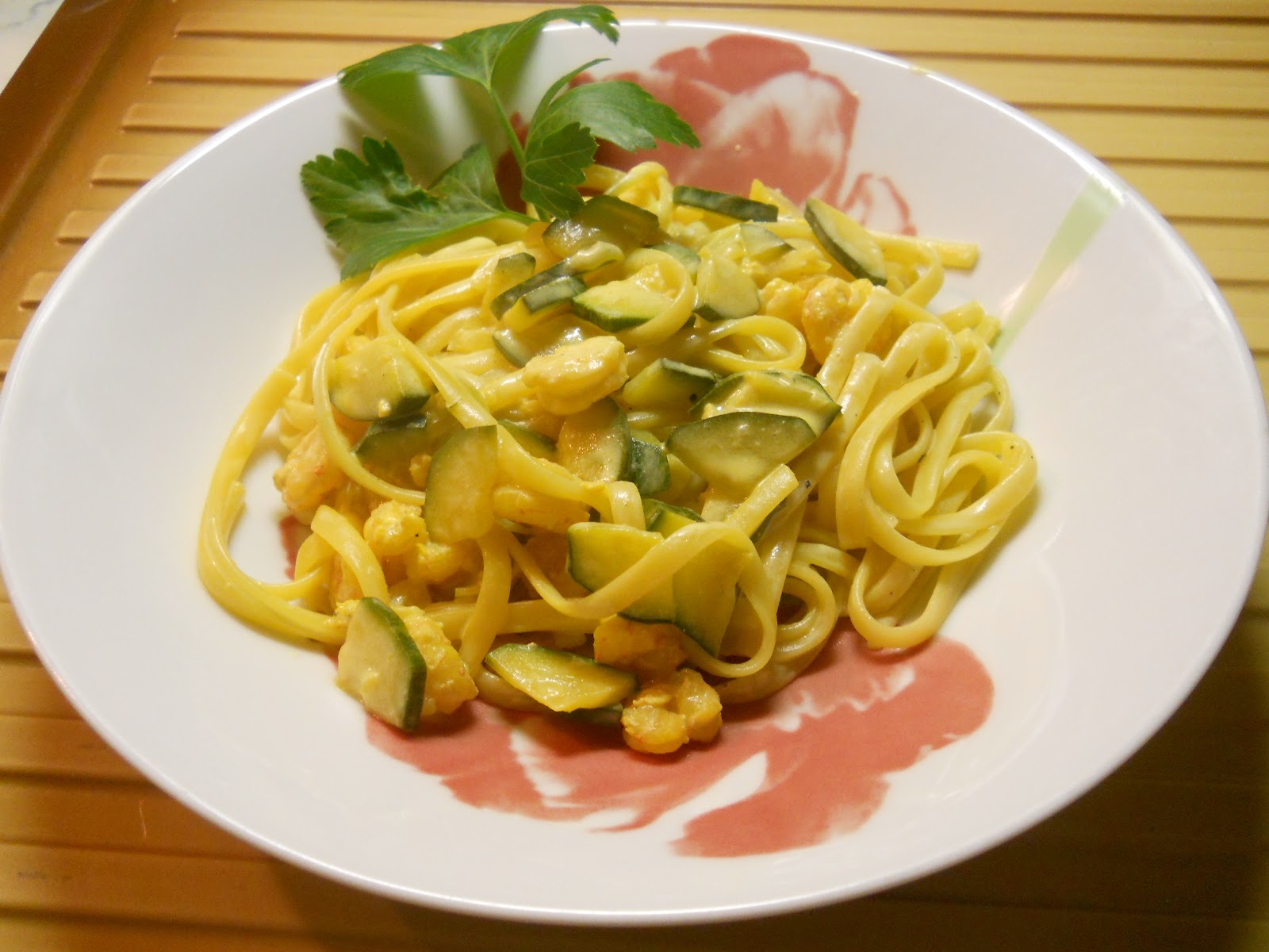 Alcune ricette Linguine con zafferano, gamberetti e zucchine