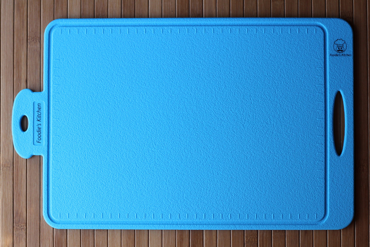 Cookistry's Kitchen Gadget and Food Reviews Silicone Cutting Board