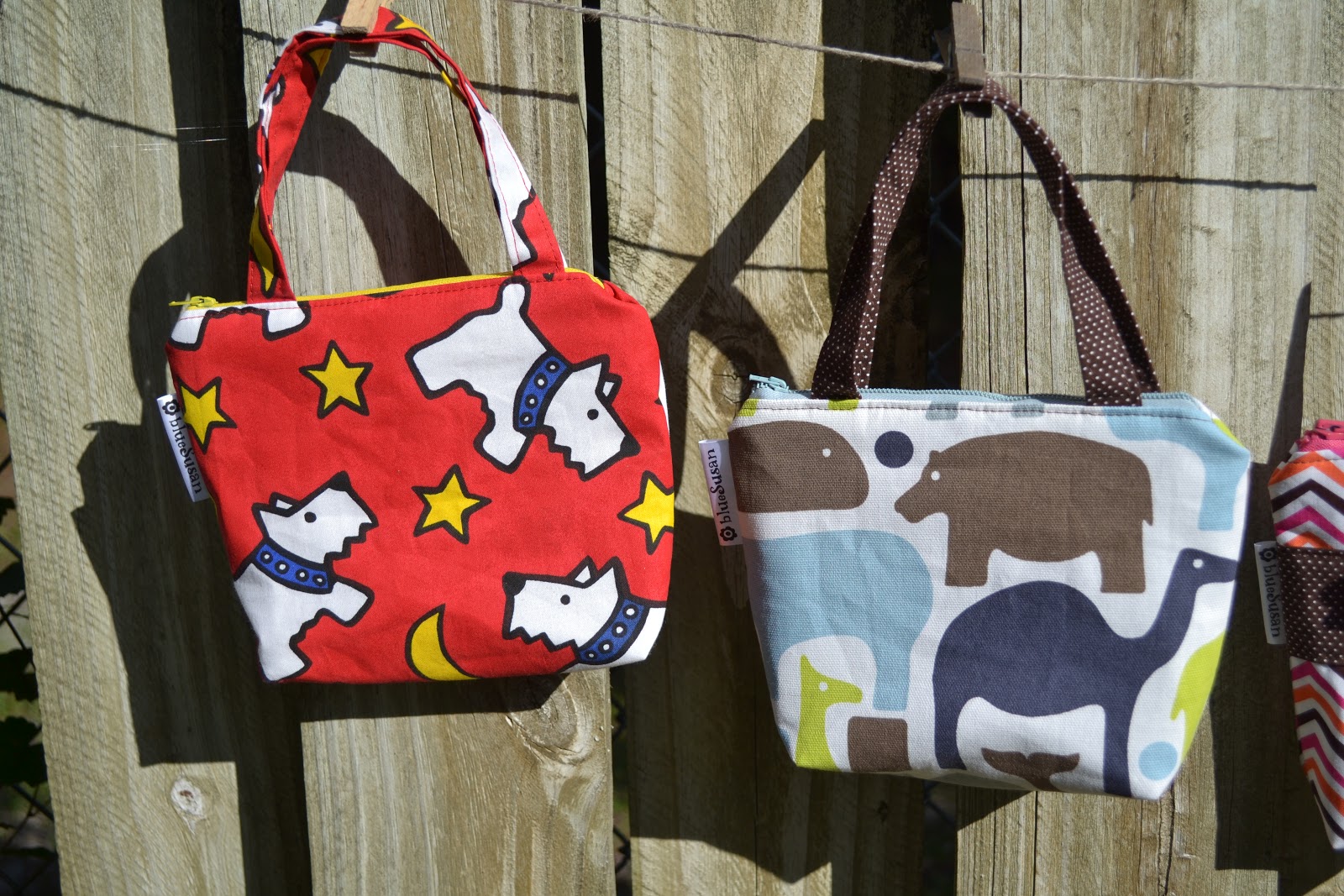 Blue Susan makes Zippered Toy Tote Love