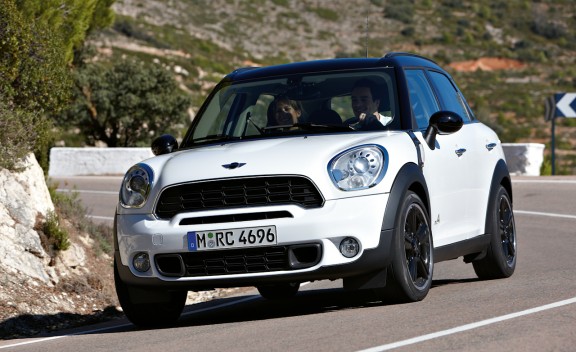 2011 Mini Cooper Countryman on road Here is the information MINI has 