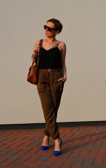khaki.jpg