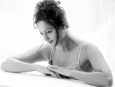Telugu-Kaveri-Jha-Hot-Actress