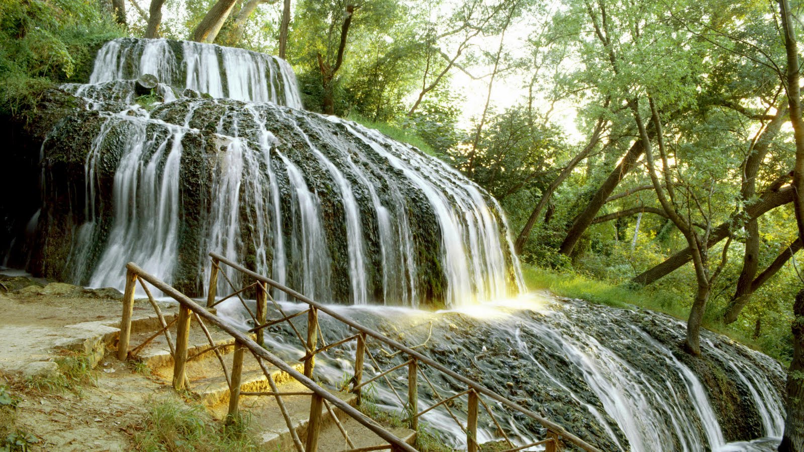 WALLPAPERS: WATERFALL
