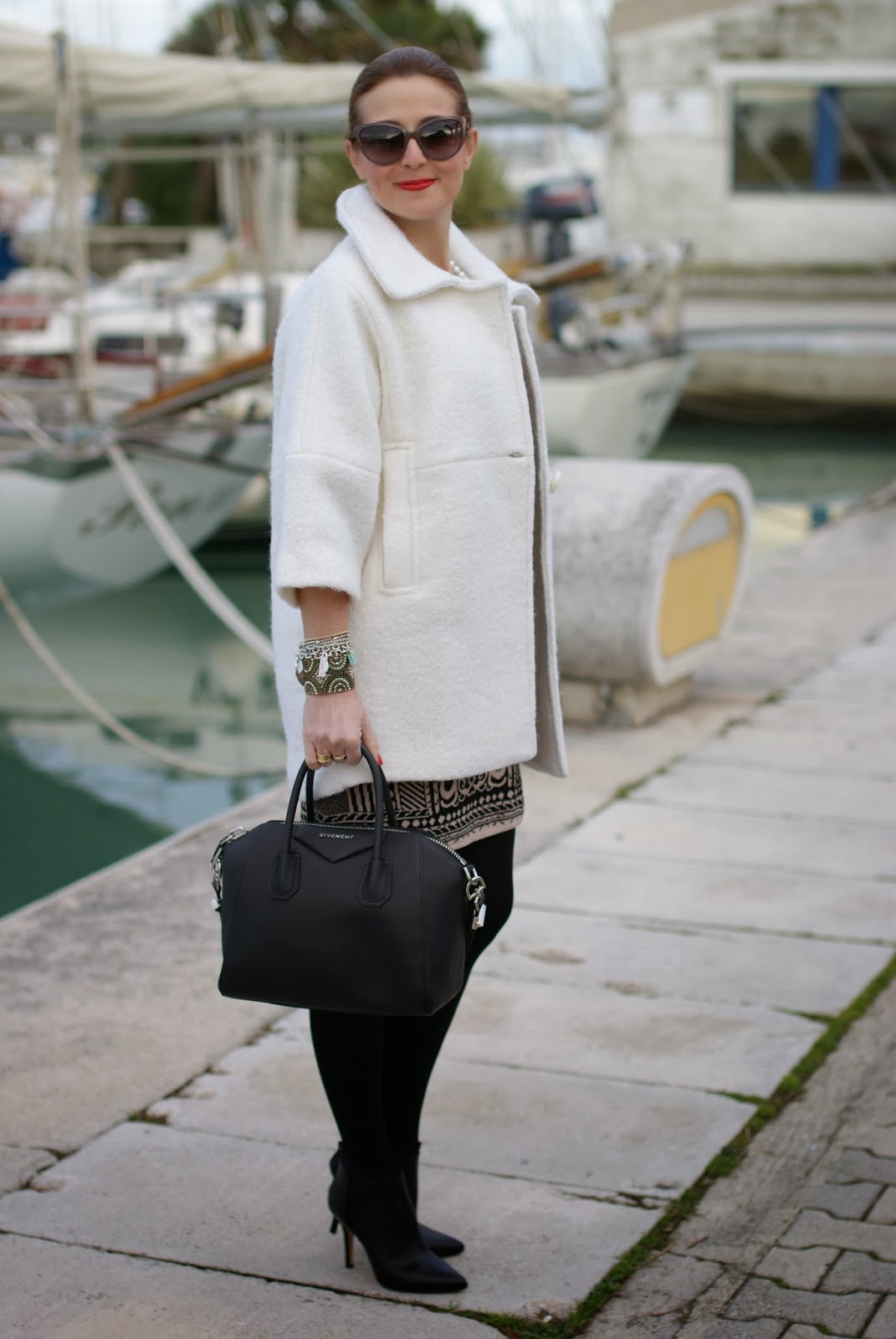 Chicwish cream coat, Givenchy Antigona bag, Moschino sunglasses, Fashion and Cookies, fashion blogger