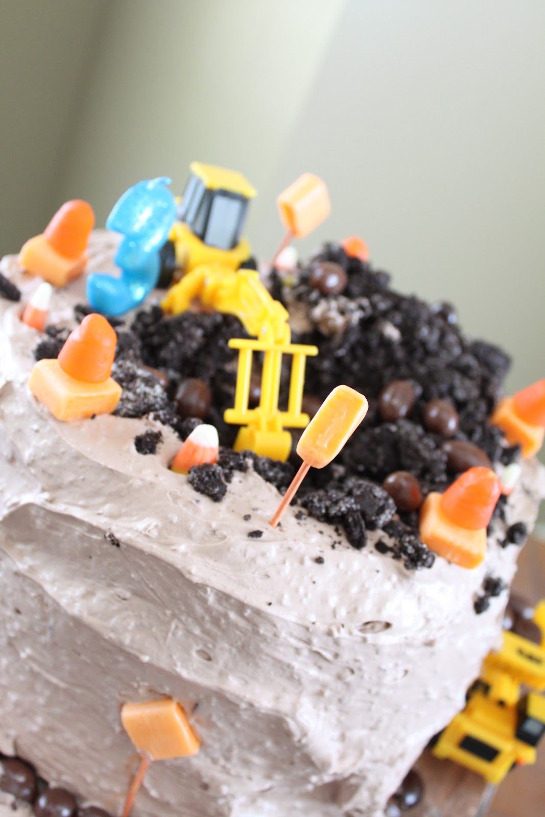 do it yourself divas DIY Construction Birthday Cake Inspiration